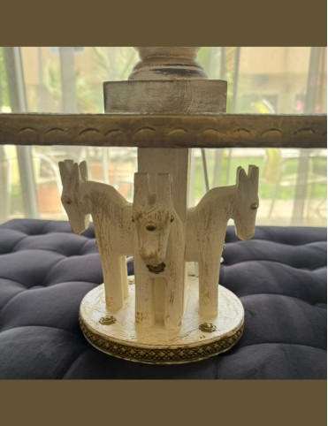 Four Steeds Heritage Lamp