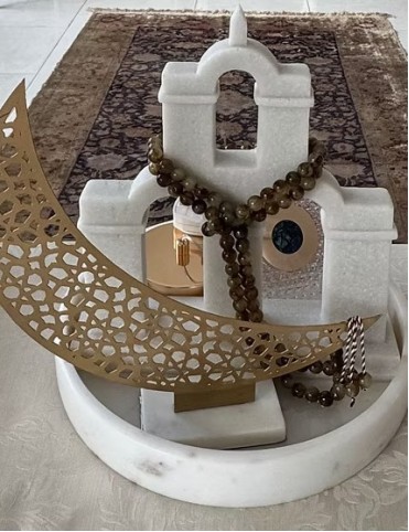 Noor Crescent Sanctuary Lamp