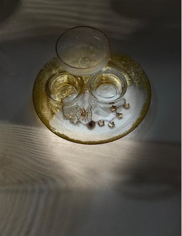 Resin-Accented Plate