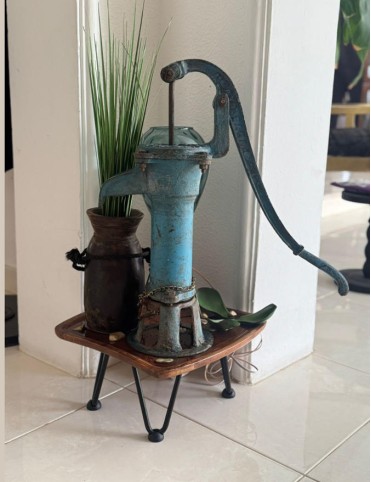 The Azure Relic Hand - Pump Lamp