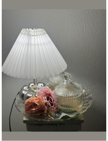 The Pearl Bloom Lamp